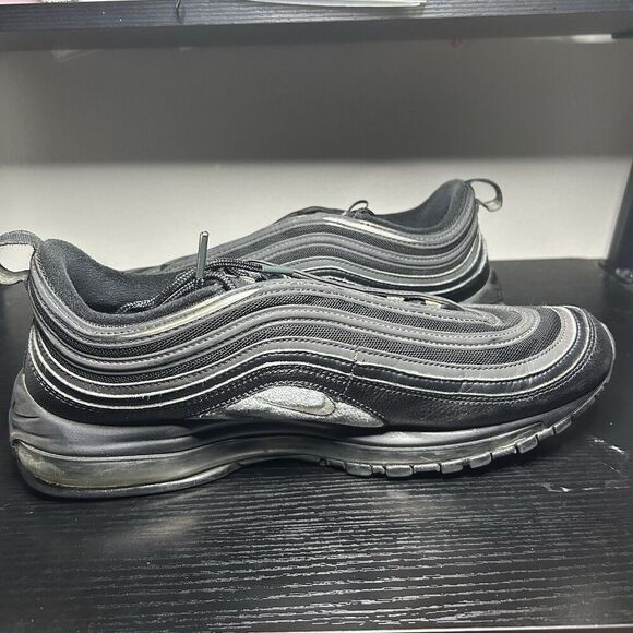 Nike Men's Black Air Max Sneakers - Picture 10 of 13